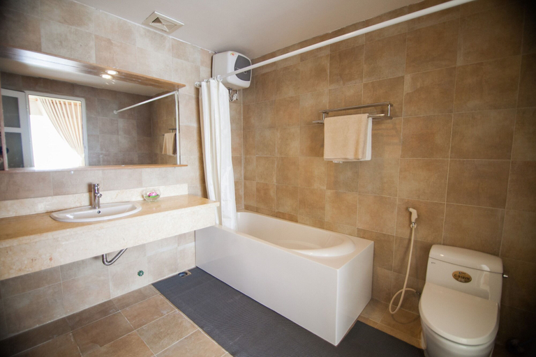 Bathroom 3, Merin City Suites, District 5
