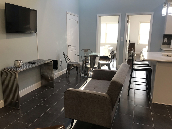 Others 5, Giles Ave 6 Bedroom Gem, Jersey City