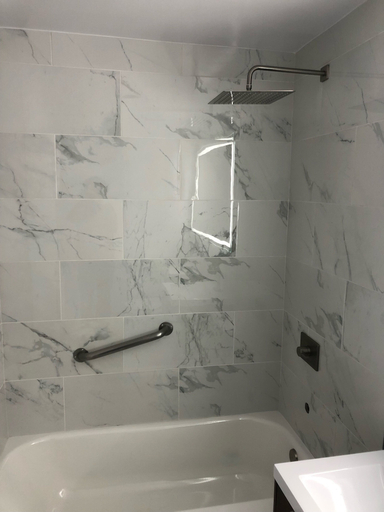 Bathroom 5, Foghorn Harbor Inn, Los Angeles