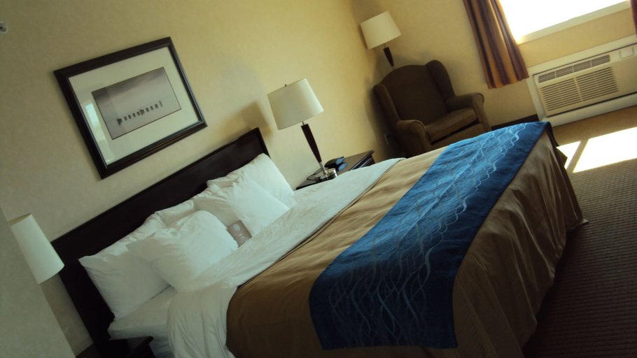 Bedroom 3, Comfort Inn & Suites Edson - Yellowhead Highway, Division No. 14