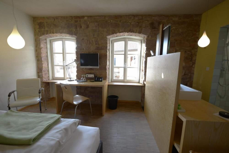 Bedroom 25
