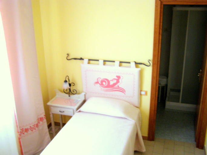 Bedroom 3, Le Nereidi Hotel Residence, Olbia-Tempio