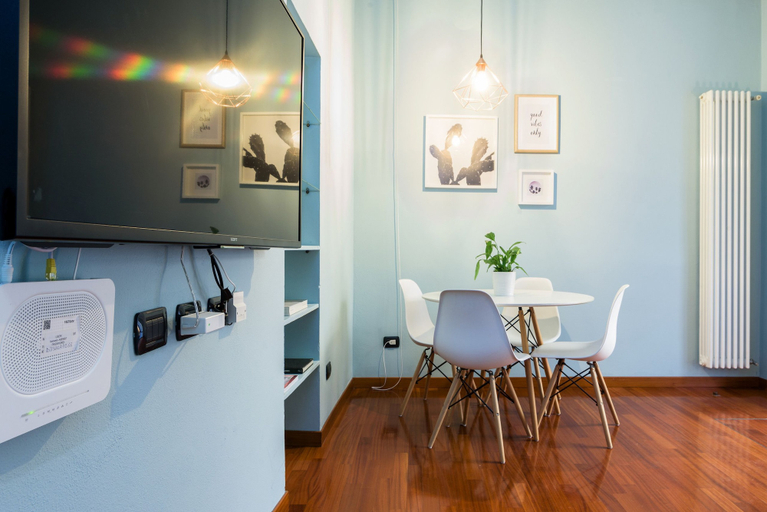 In-room dining, Home at Hotel Naviglio - Sambuco Apt, Milano