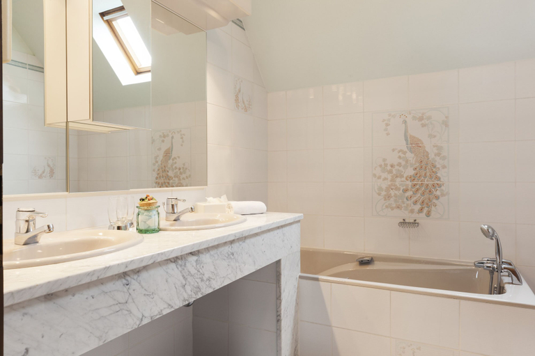 Bathroom 4, Hotel Munsch, Haut-Rhin