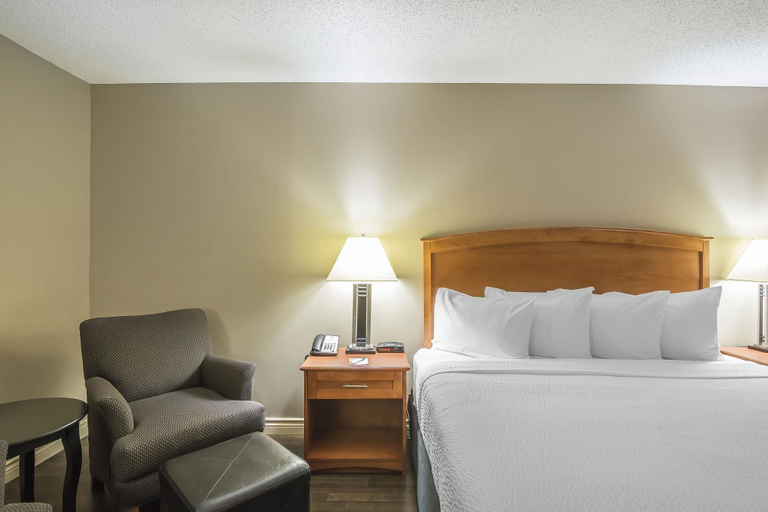 Bedroom 3, Quality Inn West Edmonton, Division No. 11