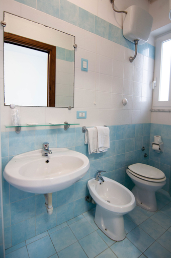 Bathroom 5, Albergo Macrì, Napoli
