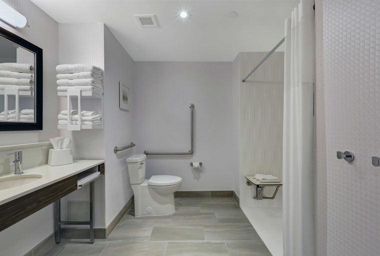 Bathroom 3, Hampton Inn by Hilton Peterborough, Peterborough