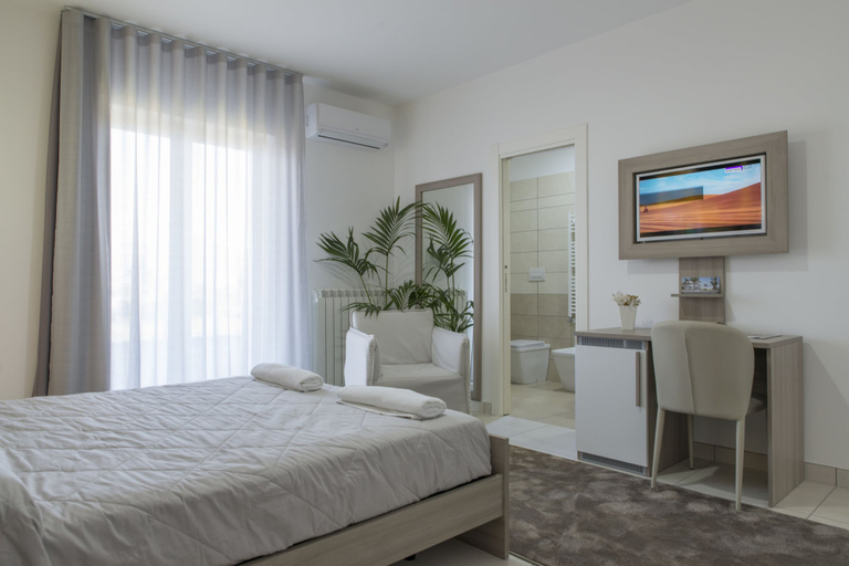 Bedroom 3, Hotel America, Salerno
