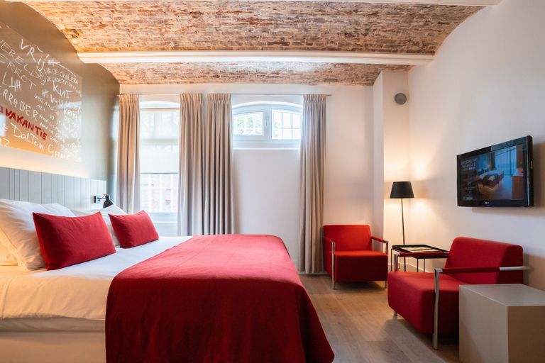 Bedroom 2, Het Arresthuis, Roermond