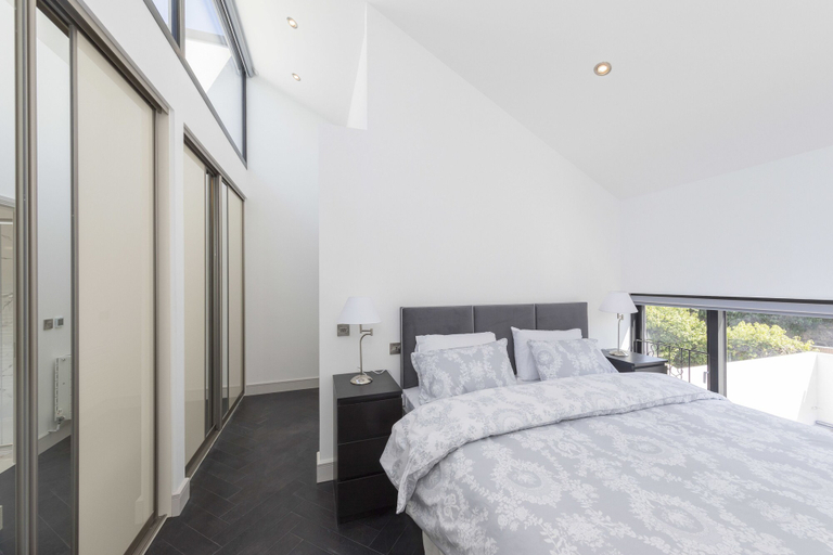 Bedroom 3, The Van Morrison Suite - hiphipstay, Dublin