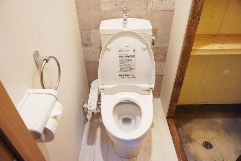 Bathroom 5, Konitel Namba 2, Osaka