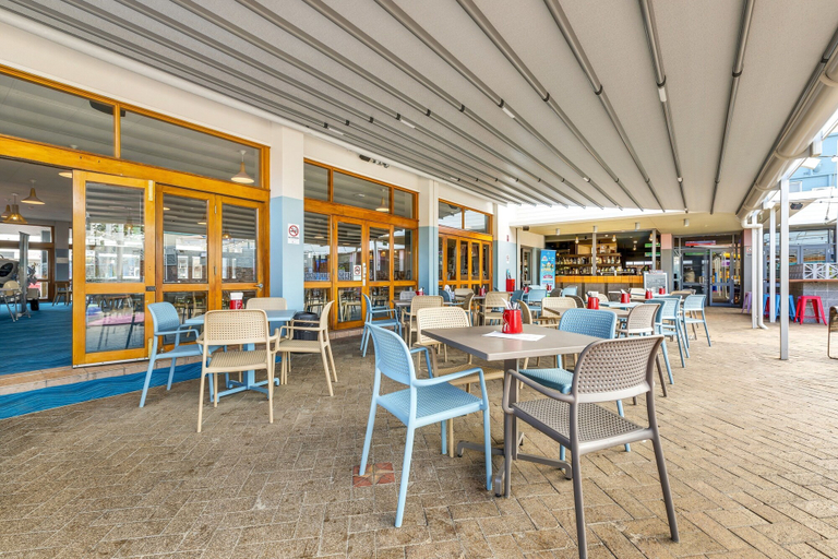 Food & Drinks 5, Nightcap at Ocean Beach Hotel, Gosford - West