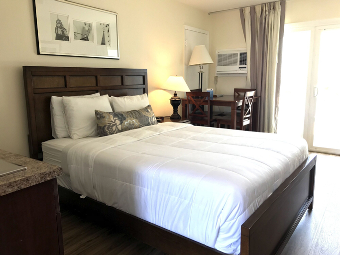 Bedroom 3, Ocean Surf Resort, Suffolk