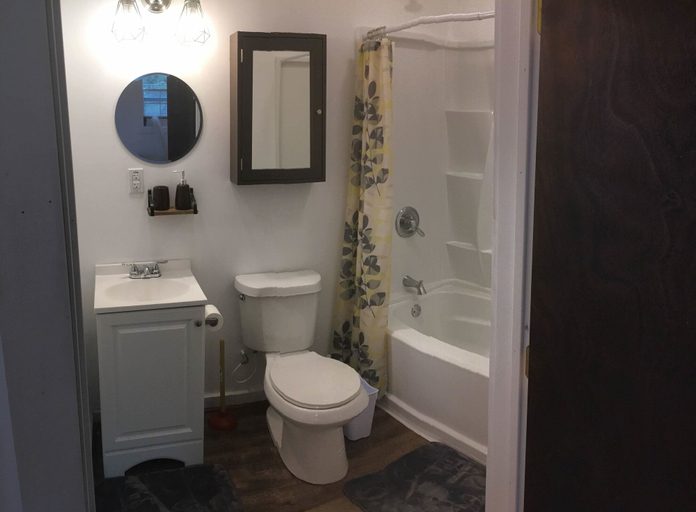 Bathroom, Night Bird Ranch, Fayette