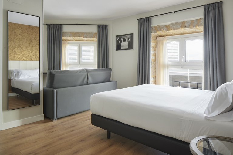 Bedroom 3, Hotel Arrizul Beach, Guipúzcoa