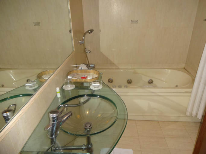 Bathroom 4, Ohris Banjara, Ranga Reddy