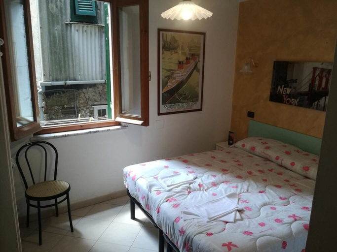 Bedroom 2, Ca' dei Lisci-B&B, La Spezia