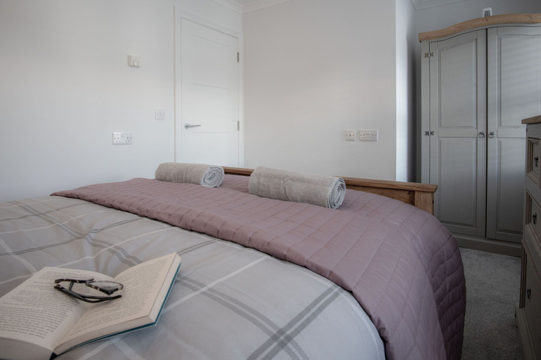 Bedroom 2, Ty Melyn - 2 Bedroom Cottage - Tenby, Pembrokeshire