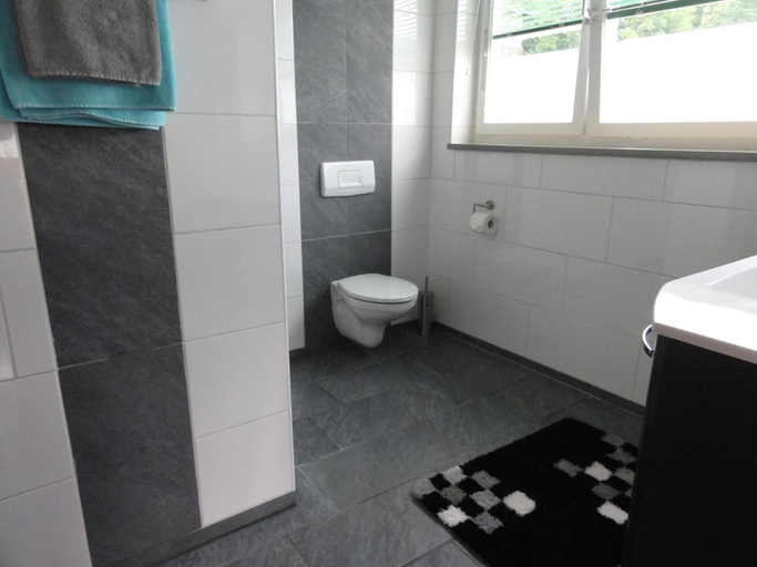 Bathroom 3, Pension AdlerHorst, Feldkirchen