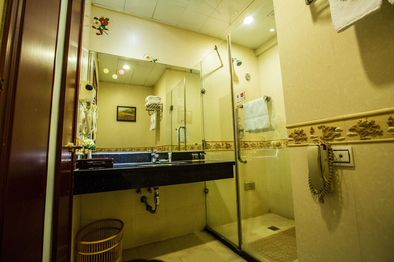 Bathroom 4, Changchun Huatian Hotel, Changchun