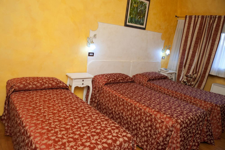 Bedroom 2, Ai Ronchi Motor Hotel, Brescia