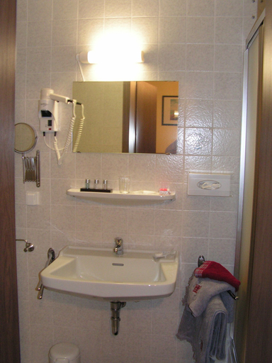 Bathroom 5, Hotel Garni Haus Alpine, Traunstein