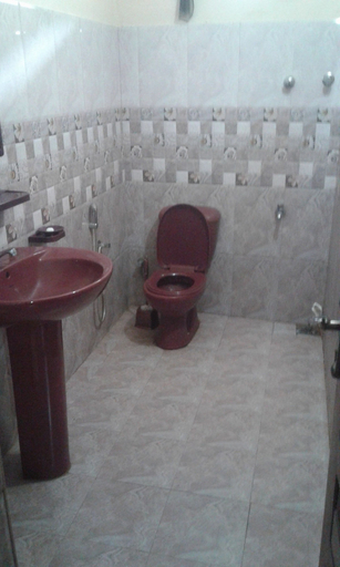 Bathroom 3, Italiano Restaurans, Matale
