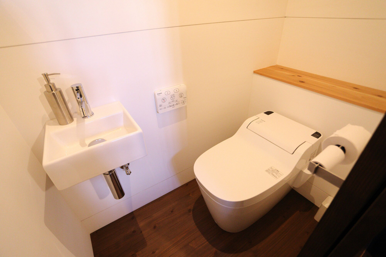 Bathroom 4, Usagi No Nedoko, Kyoto