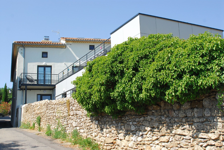Exterior & Views 2, Hostel Les Terrasses du Roc, Gard