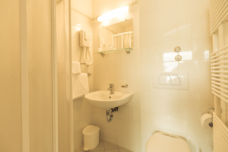 Bathroom 4, Guesthouse Kolinska - Adults only, Bled