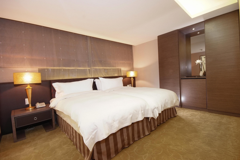 Bedroom 3, The Metro Hotel, Taipei City