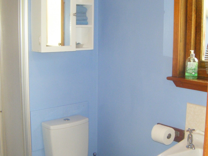 Bathroom 4, Easterhoull Chalets, Shetland Islands