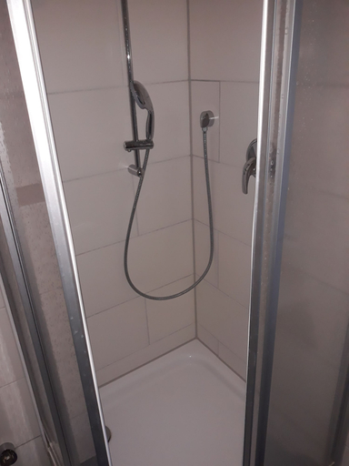 Bathroom 4, Hotel Restaurant Stern, Mannheim
