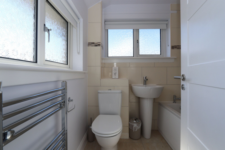 Bathroom 4, Dunfermline Luxury 3 bedroom house, Fife
