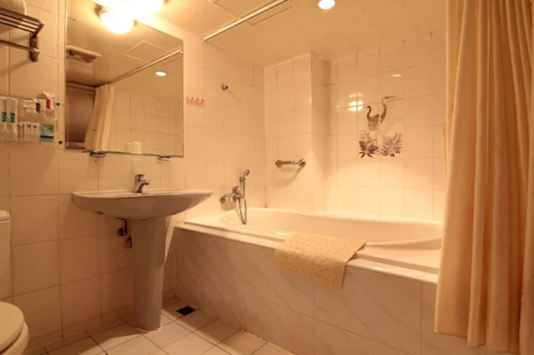 Bathroom 4, The Moon Hotel, Taipei City