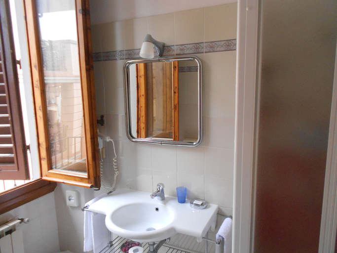 Bathroom 4, Casa al Sole, Florence