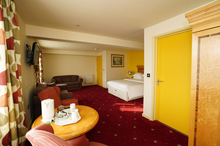 Bedroom 3, Three Queens Hotel, Staffordshire