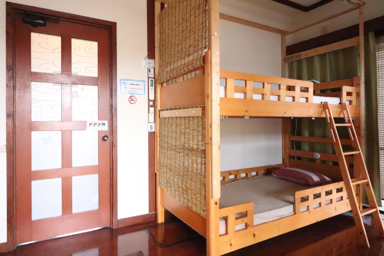 Bedroom 2, ALL FRIENDS - Hostel, Nago