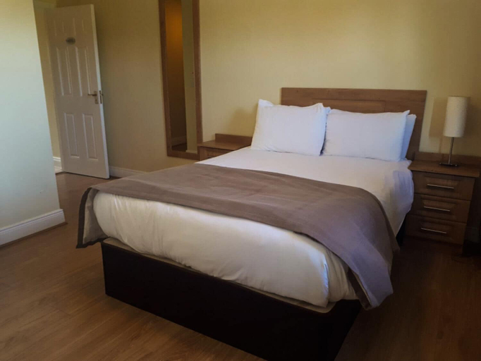 Bedroom 2, Knightsbrook Courtyard Houses