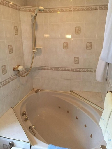 Bathroom 4, Tullochard Guest house, Highland