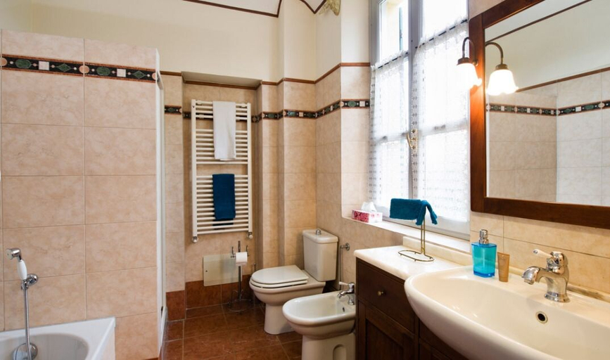 Bathroom 3, Cascina Desderi, Asti