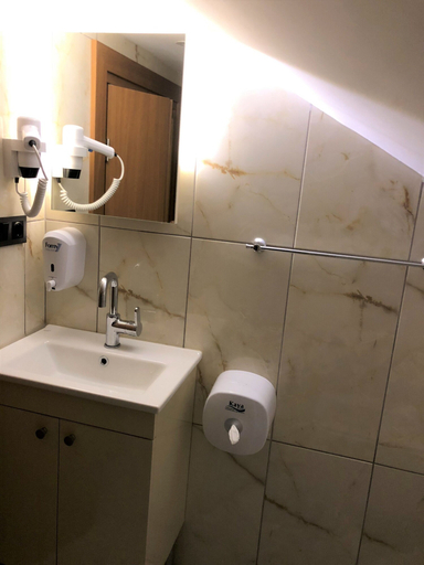 Bathroom 5, Onal Motel, Çaykara