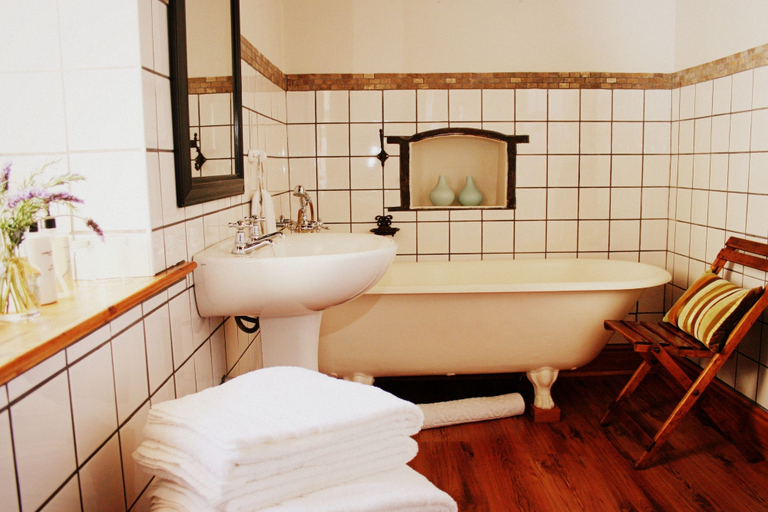Bathroom 3, Rietfontein Ostrich Palace, Eden