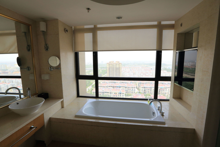 Bathroom 3, Jin Jiang Golden Mountain International Hotel, Yantai