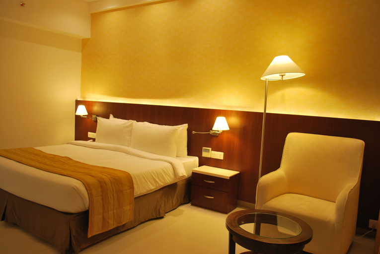 Bedroom 2, United-21 The Grand, Pune