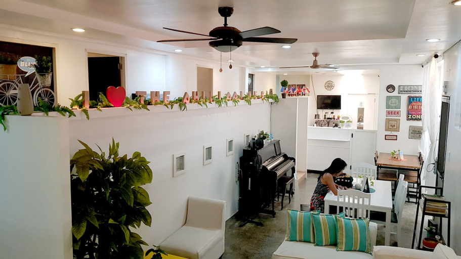 Public Area 3, Crossroads Hostel Manila, Mandaluyong