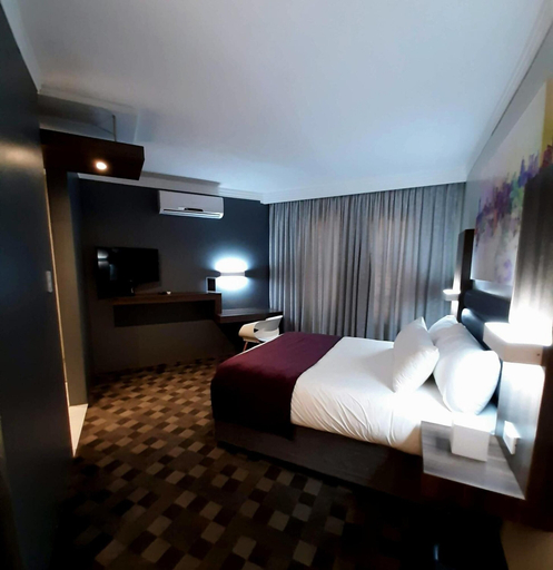 Bedroom 3, Palm Swift Luxury Accommodation, Bojanala