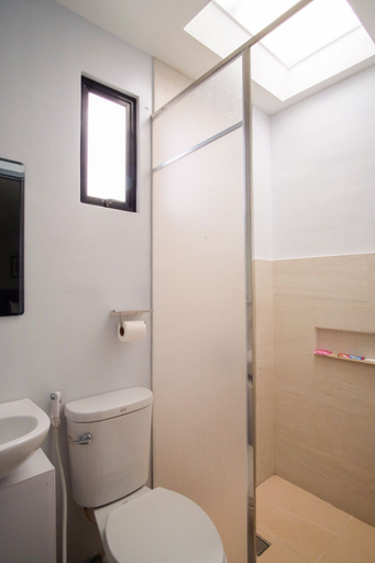 Bathroom 5, Santa Fe Beach Club, Santa Fe
