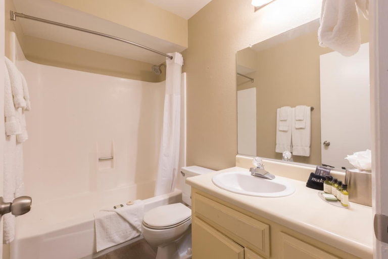 Bathroom 3, Indian Palms Country Club and Resort, Riverside