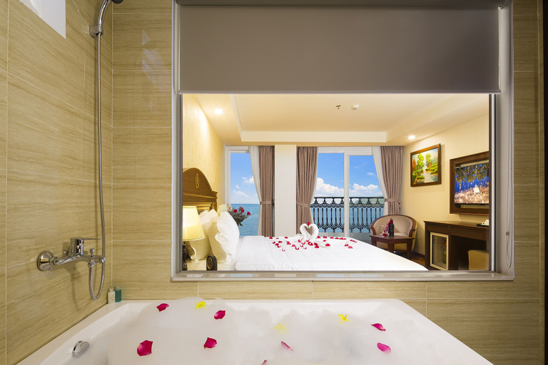Bathroom 5, Regalia Hotel, Nha Trang